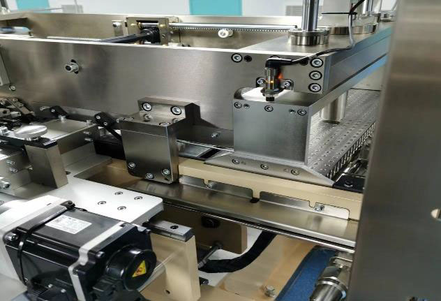 CMG180K 全伺服高速胶囊生产线